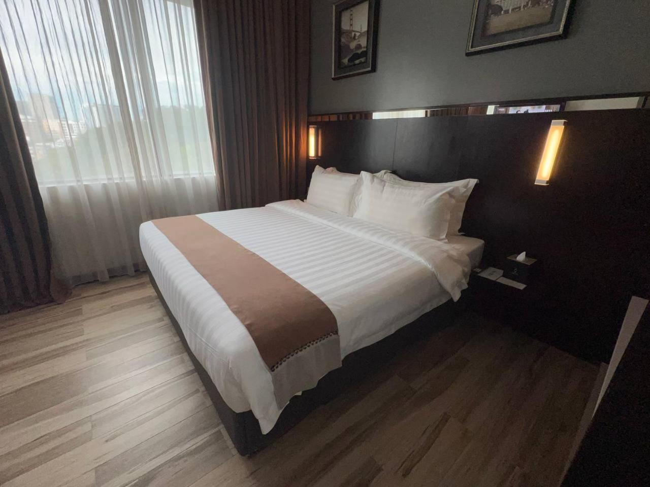 Dreamtel 3*