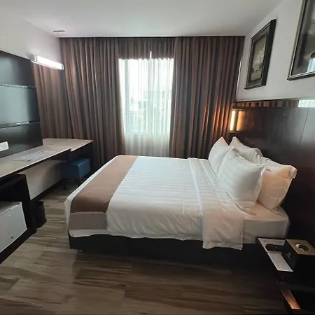 Dreamtel Kota Kinabalu Hotel Exterior photo
